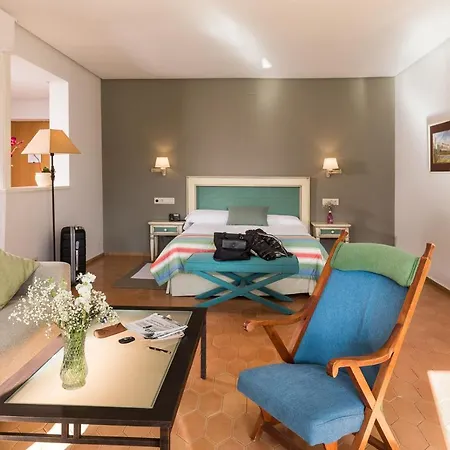 Hotel De 4*